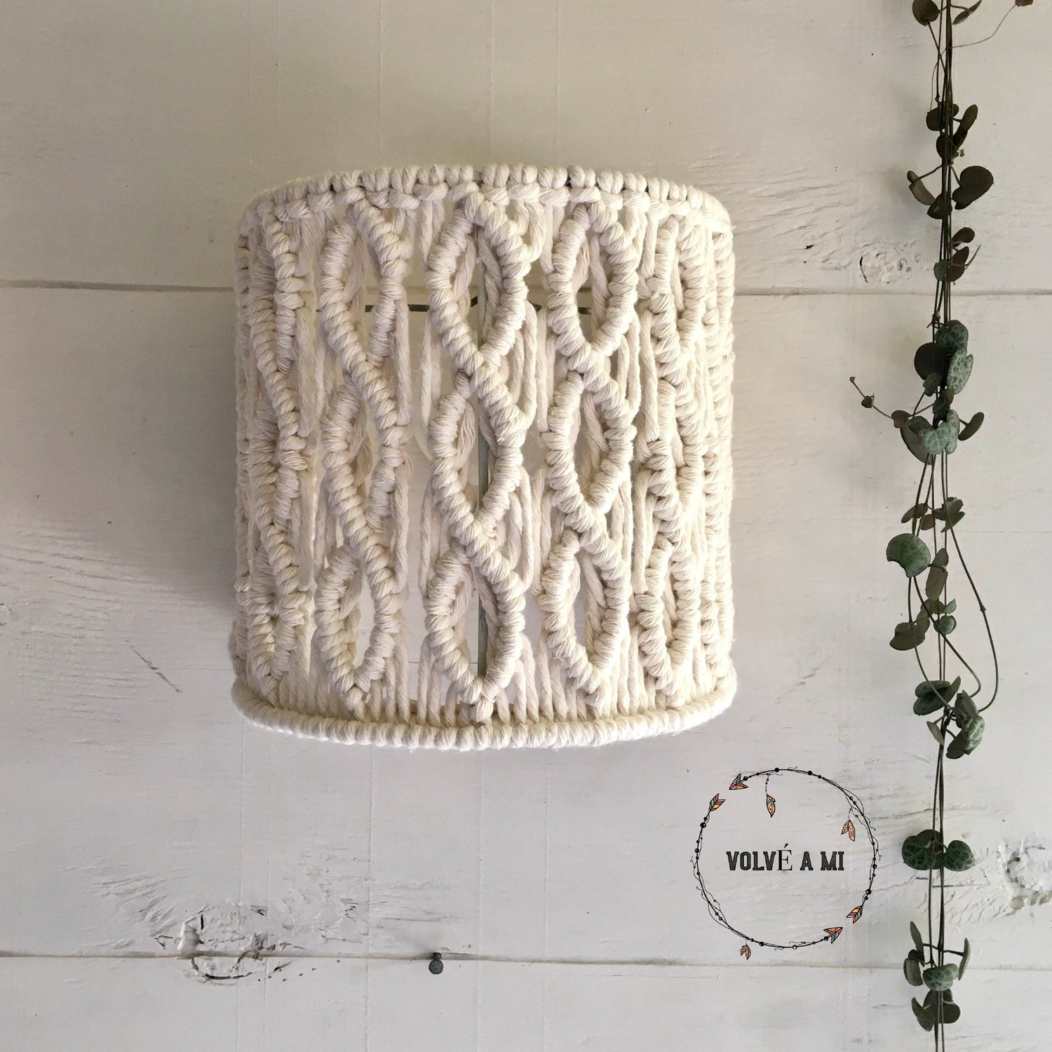 Lámpara  de pared tejida en algodón reciclado. Modelo Amy.